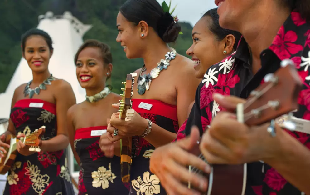 Paul Gauguin Cruises MS Paul Gauguin Les Gauguins 1 ©Paul Gauguin Cruises.jpg